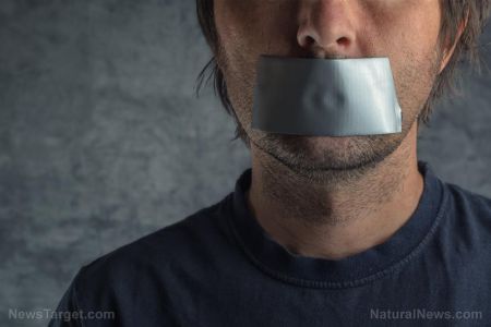 英国喜剧作家格雷厄姆·莱恩汉因在推特上批评性别意识形态而被捕，因压力过大而住院
