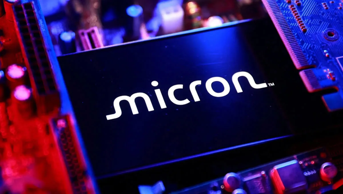 Micron今天突然大涨背后：AI狂潮正在把“内存芯片”变成新的战略资源，MU的真正故事才刚开始？