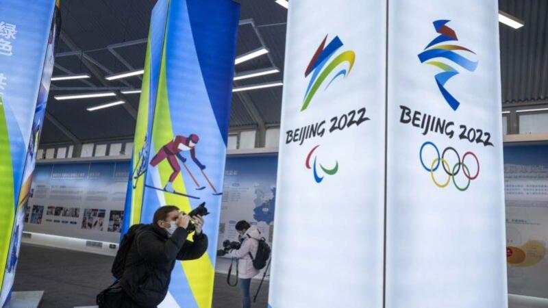 由于中共在新疆等问题上的人权记录，西方要求抵制2022北京冬奥会的呼声越来越高涨。美国国会两党众议员周五（28日）提出议案，要求制裁赞助北京冬奥会的公司。 