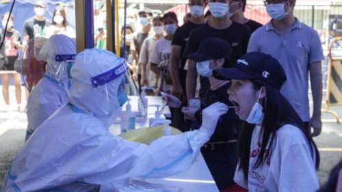 广州的中共病毒疫情严重，当地政府大搞封锁、隔离措施，将大批民众封闭在家中，引发缺粮危机。与此同时，当局还在一些地区设立了大型隔离集中营，被隔离的民众境况凄惨。
