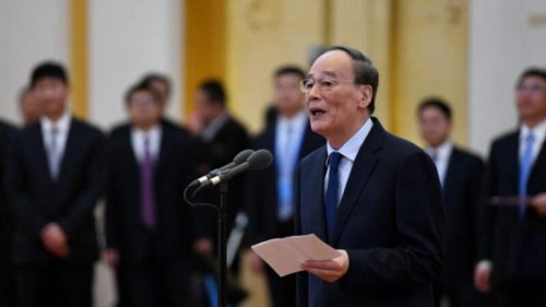 中共巡视组原副组长董宏9日被当局以“涉嫌受贿罪”被提起公诉。董宏曾为王岐山的大管家，官方通报其涉贪的轨迹紧随王岐山在海南、北京以及中纪委任上。外界分析认为，官方的通报可能另藏玄机，王岐山可能要有麻烦。