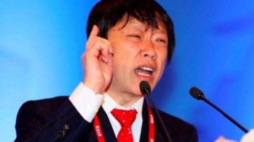 在北京当局大张旗鼓对多个行业展开严厉整顿后，一篇鼓吹当今中国正在进行“深刻变革”的文章被中共党媒、官媒集团转发，在海内外引发“二次文革”的巨大疑虑。日前，《环球时报》主编胡锡进发文猛批前文是“严重误判”和“误导”；同一天，习近平在一次公开讲话中强调要支持中小企业，外媒认为这可能是北京当局开始为行业整顿降温的迹象。