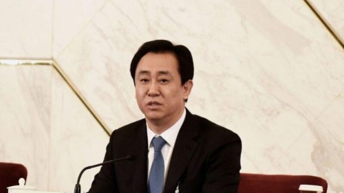 中国房地产开发商恒大集团的债务危机持续恶化，全国多地都有投资者群起抗议。虽然多有专家分析当局迟早出手救场，但官方尚未见援手举动。广东省佛山市南海区还发文，暂停辖区内恒大地产项目的抵押贷款。 