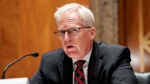 参谋长联席会议主席马克．米利（Mark Milley）将军被怀疑里通中共的事件在延烧，在川普总统任期最后几个月被任命的前代理国防部长克里斯托弗．米勒（Christopher Miller）9月15日表示，他「没有也不会授权」米利将军和中共官员打电话「秘密」沟通，他呼吁米利立即辞职。