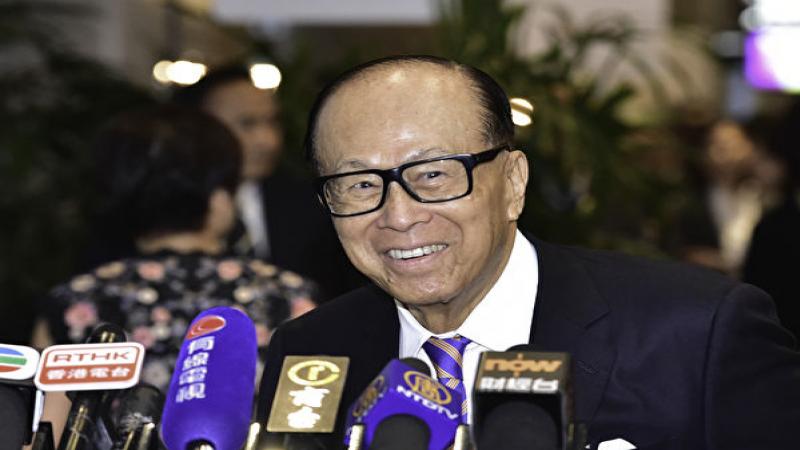 李嘉诚家族卖掉了位于上海市静安区的上海世纪盛荟广场，引发舆论关注。