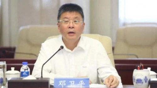 中共进入二十大时期，政法系统近期再度展开大清洗，包括刚落马的傅政华在内已有数名高官被查。外界注意到，现年66岁已经卸任的习近平派系公安高官再获要职。有分析指，此举是为抓紧“刀把子”，预防政法系统发生“政变”。