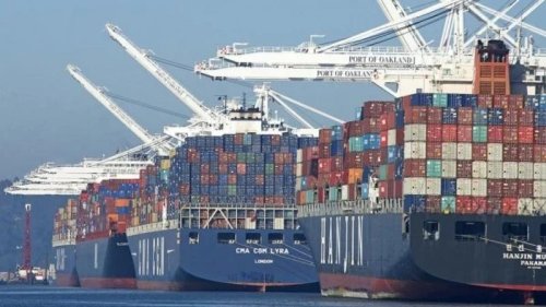 美国港口集装箱船排长龙 消费寒冬或来临