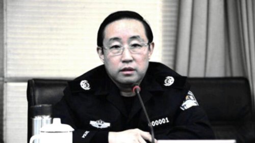 中共前公安部副部长傅政华被抓，公安内部也拍手称快。关于这个曾被重用的“酷吏”因何突然落马，外界众说纷纭。分析认为，习近平接连抓捕政法高官，是整肃一直对他不忠的“刀把子”，力保中共二十大安全。 