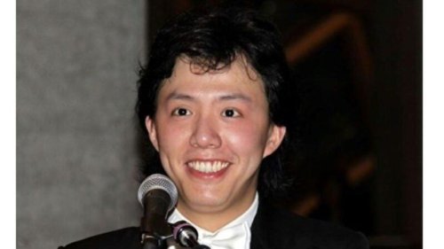 有“钢琴王子”之称的李云迪爆出“嫖娼”事件后，遭到中共全面封杀。有评论认为，这名曾受到中共官方力捧、拥有重庆政协常委等头衔的明星，一夕之间被中共抛弃，背后原因并不单纯。
