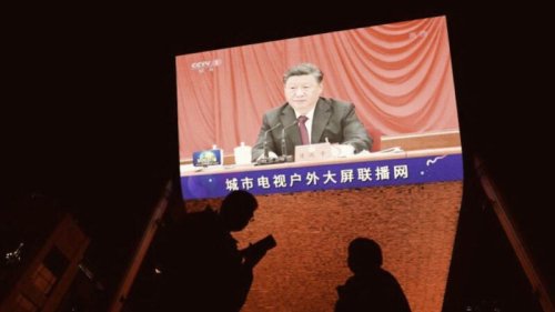 北京当局重点打造的所谓“第三份历史决议”，除了确立习近平地位外，针对重大问题的定性基本没有改变。外界认为可能是党内各派系争斗妥协的产物。党媒喉舌自曝，围绕这份决议，与会官员们曾经“热烈交流”。 