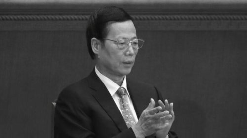 中国女子网球明星彭帅事件愈演愈烈，她与国际奥委会主席托马斯•巴赫视频通话之后，中共前副总理张高丽罕见“现身”，他与巴赫握手的照片在海外社交媒体上热传。 
