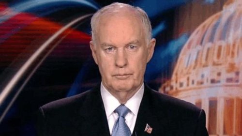 Thomas McInerney中将:从军事角度我要再次强调，我们正在与超限战作斗争，我确信我们处于第三次世界大战的开端。我们在2020年受到了生物袭击！民主党与Fauci一起参与其中，CDC和NIH资助功能增强研究。大主教直截了当地说出了他们想要做的事情：那就是剥夺我们的宪法和美国领导的自由世界。
