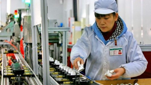 中国经济逐渐陷入危机。今年前11个月小微企业倒闭437万家，是同期新注册企业数量的三倍多。根据《华盛顿邮报》获得的数据，今年前11个月，约有437万家中国小微企业永久倒闭。同期新注册的小微企业只有132万家。而去年新开小微企业为613万家。