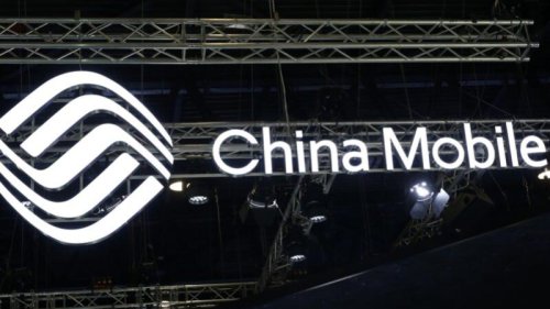 加拿大以影响国家安全为由，勒令中共国有电讯公司“中国移动”停止在该国的业务。中国移动要求禁令暂延被驳回后，将在明年1月退出加拿大市场。