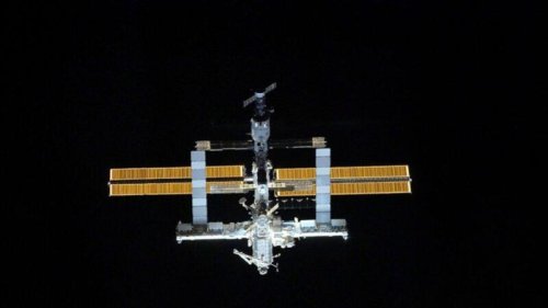 国际太空站（ISS）的第一个功能性货舱于1998年发射，迄今有超过200名来自19个不同国家的太空人造访过这座太空科研设施。据NASA发布的未来计划，这个太空站将营运至2030年底后，坠入太平洋的“太空飞行器坟场”尼莫点（Point Nemo）。