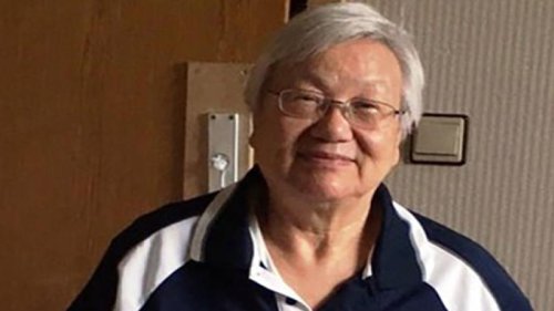 前中共国家队队医薛荫娴完成新书《中国毒品》，揭露中共主导的体坛兴奋剂黑幕。中共试图以恐吓其国内家人的方式阻止新书出版，甚至威胁没收家属财产，但薛荫娴母子表示决不屈服。