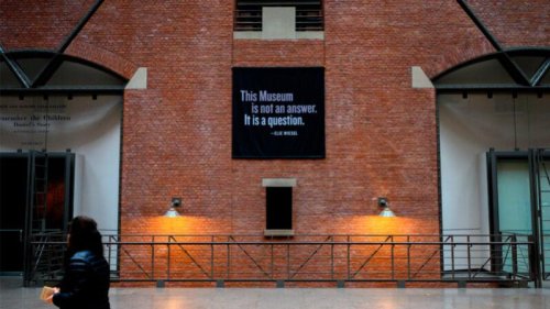 美国大屠杀纪念博物馆（Holocaust Memorial Museum）在推特上发布了一段视频，将2022年冬奥会比作1936年柏林奥运会。周二，中共官媒《中国日报》专栏作家陈卫华对此进行了大肆攻击。