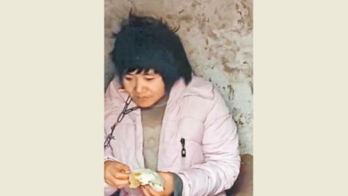 两名赴徐州丰县声援“八孩母”的女网友，因手机被抢后到当地派出所报案后失联，日前警方证实已将她们拘留。