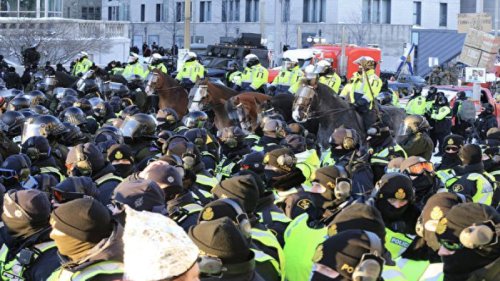 安大略警察局前警官：特鲁多政府与世界经济论坛、制药业和国营媒体勾结在一起。有大量的证据表明他们一起工作。政府支持的媒体对在渥太华当地发生的所有行动都在撒谎。