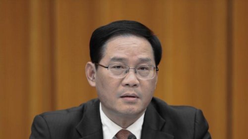 上海疫情令习近平二十大人事布局增添变数。英媒引述消息说，上海封城乱象令市委书记李强仕途黯淡，中共副总理韩正有意出任总理一职，他力促拿下被视为其竞争对手的李强。