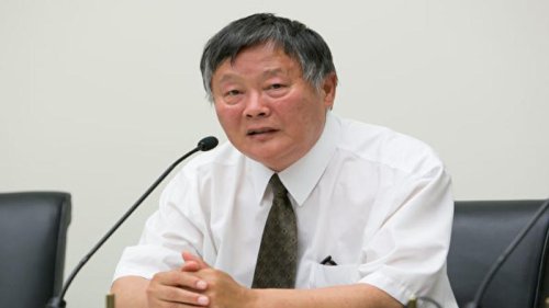 资料：2000年5月22日 魏京生：“美国人确实应该考虑一下，他们是不是应该用优惠的贸易条件去帮助共产党发展军事实力。”