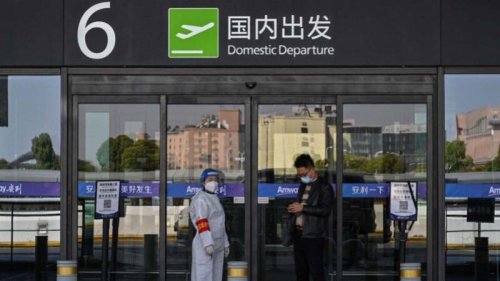 近日中国各地海关大肆销毁中国公民的护照、绿卡，引发舆论关注。中共国家移民管理局随后透露，该局刚下令“从严限制中国公民非必要出境活动”。