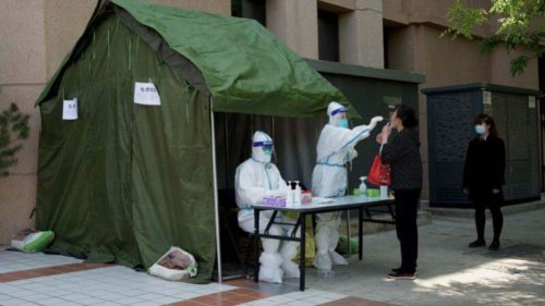 中共病毒（COVID-19）疫情复燃之下，大规模核酸检测常态化已成为中国防疫政策的标配，相关企业大发横财。有经济学家警告，当心公共防疫政策被特殊利益团体“绑架”。北京近日有一家新成立的核酸检测公司遭到质疑，被称“为北京大规模核酸而生的公司”。
