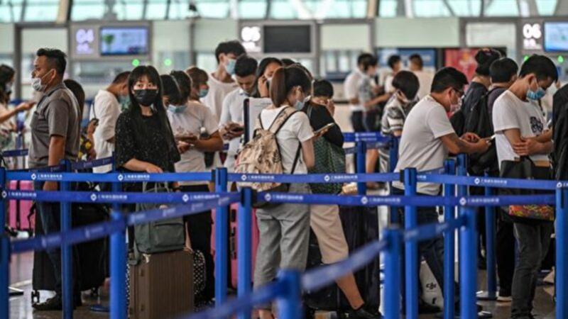 中共连续出现搞闭关锁国动向，以防疫为由限制公民出境，又以反诈为由给国际电话加锁，引发强烈批评。法律界人士指出这是侵权行为。而官方操作背后的政治动机也引人关注。