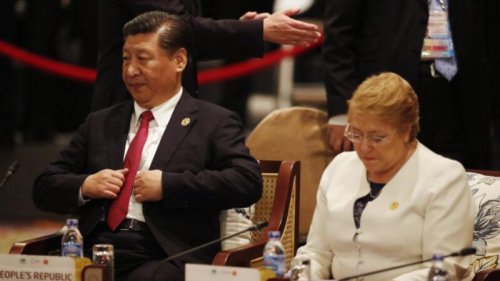 5月25日，中共总书记习近平以视频方式会见联合国人权事务高级专员巴切莱特（Michelle Bachelet），在谈到中共人权时，习近平称不需别国当“教师爷”。